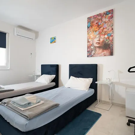 Privatunterkunft Cityheart-rooms *